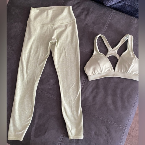 Alo Yoga Leggings & Bra set XS/SM - Picture 4 of 12